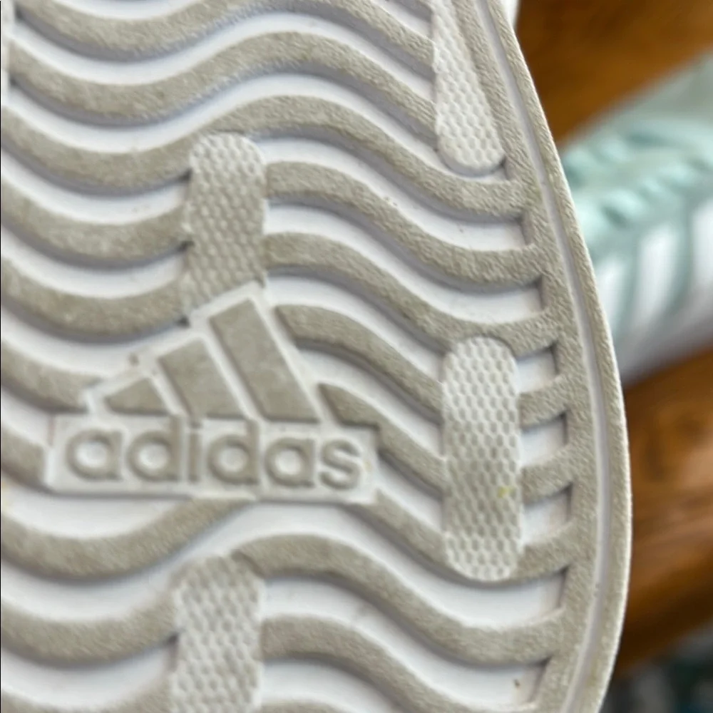 Adidas Women's Mint Green Sneakers Size 6